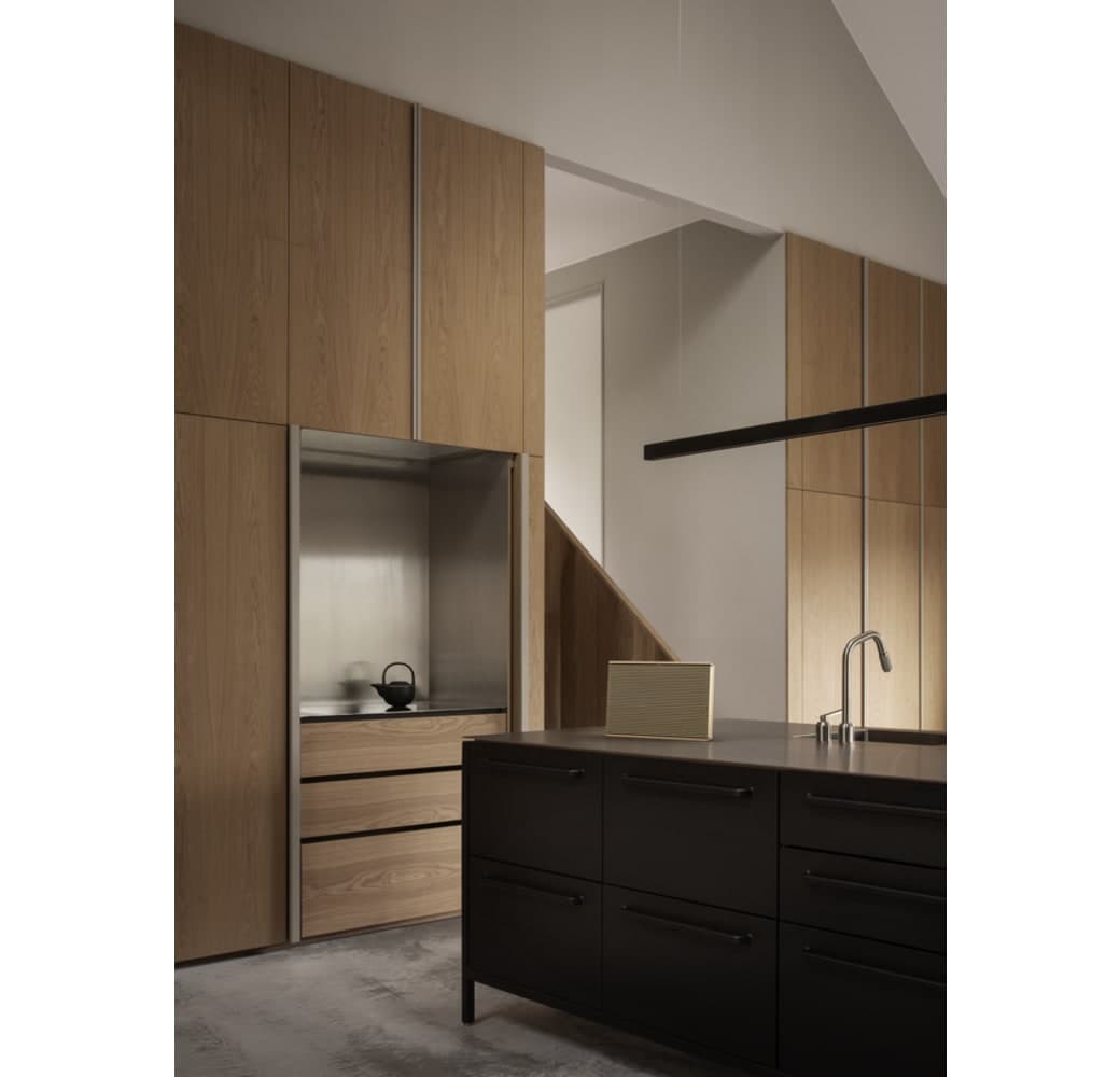 Gold Tone / Light Oak Bang & Olufsen Beosound Level Portable WiFi Speaker.5