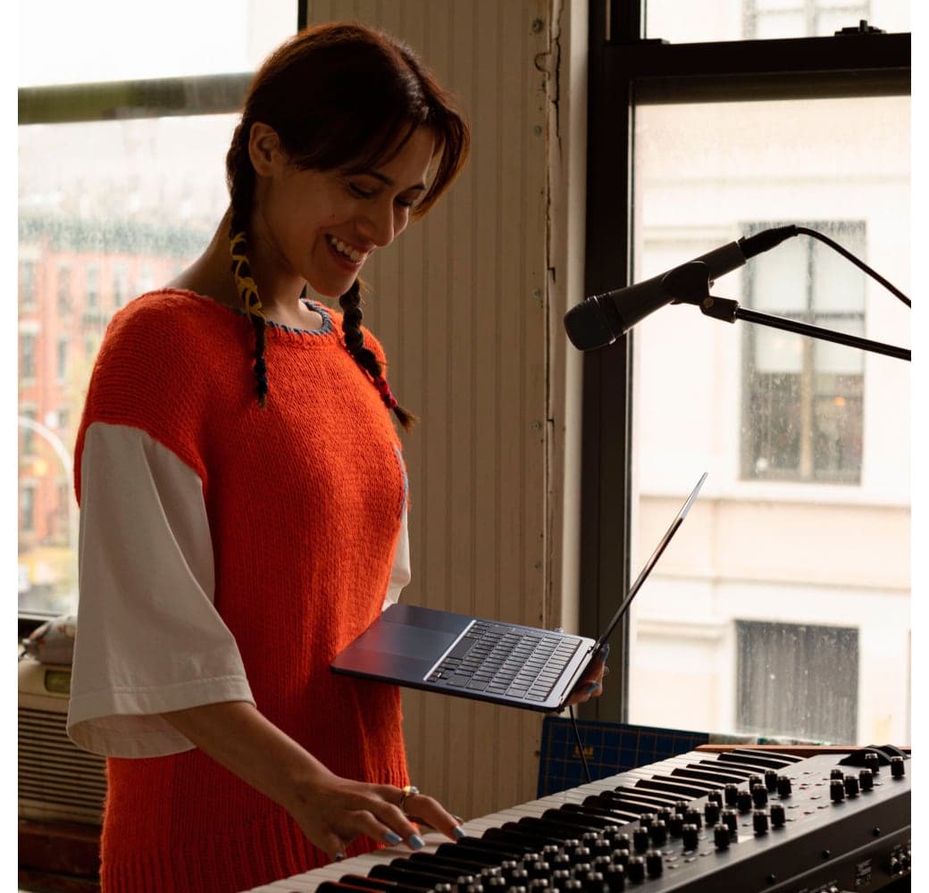 Gris Espacial Apple MacBook Air 13.6" Portátil - Apple M2 - 8GB - 512GB SSD - Apple Integrated 8-core GPU.4