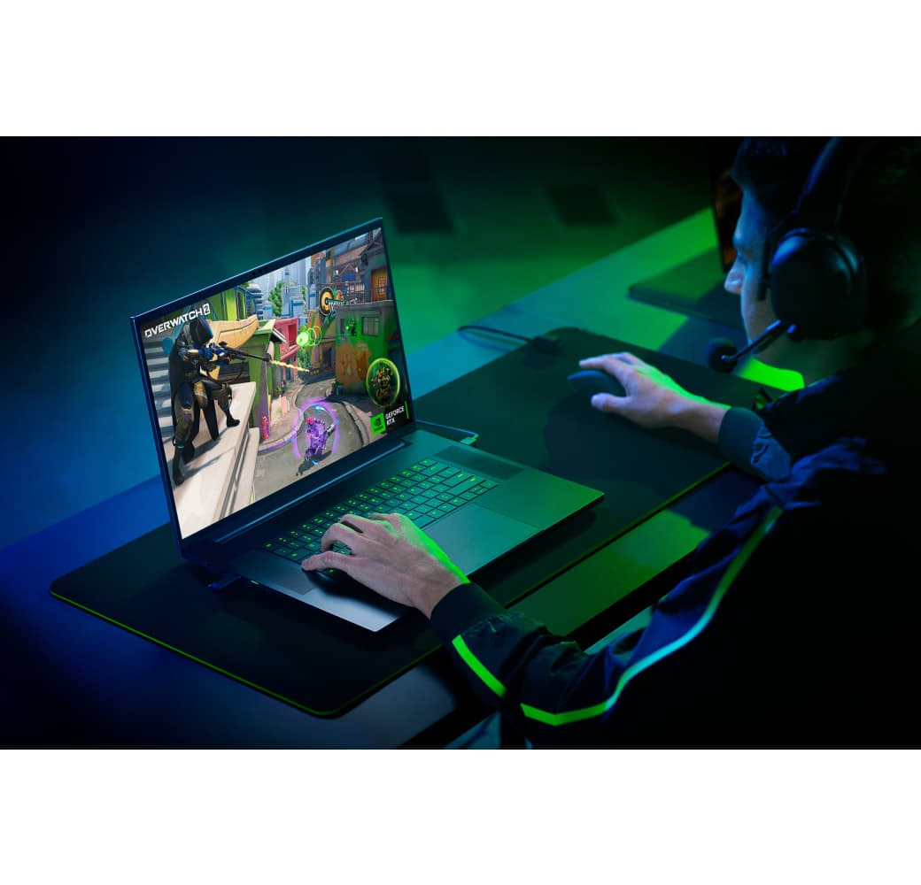 Black Razer Blade 18 Gaming Laptop - Intel® Core™ i9-13950HX - 32GB - 1TB SSD - NVIDIA® GeForce® RTX 4080.5