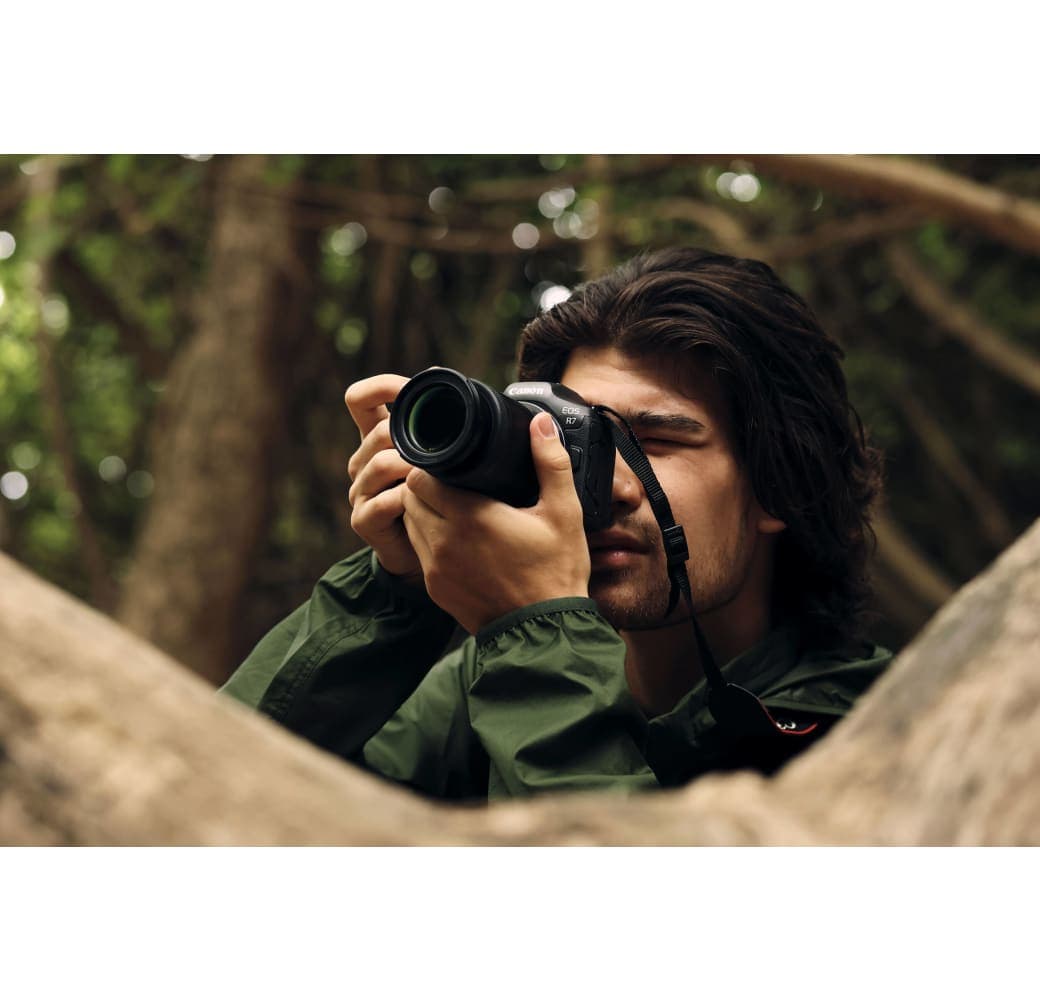 Schwarz Canon EOS R7 Systemkamera, mit Objektiv RF-S 18-150mm f/3.5-6.3 IS STM.6