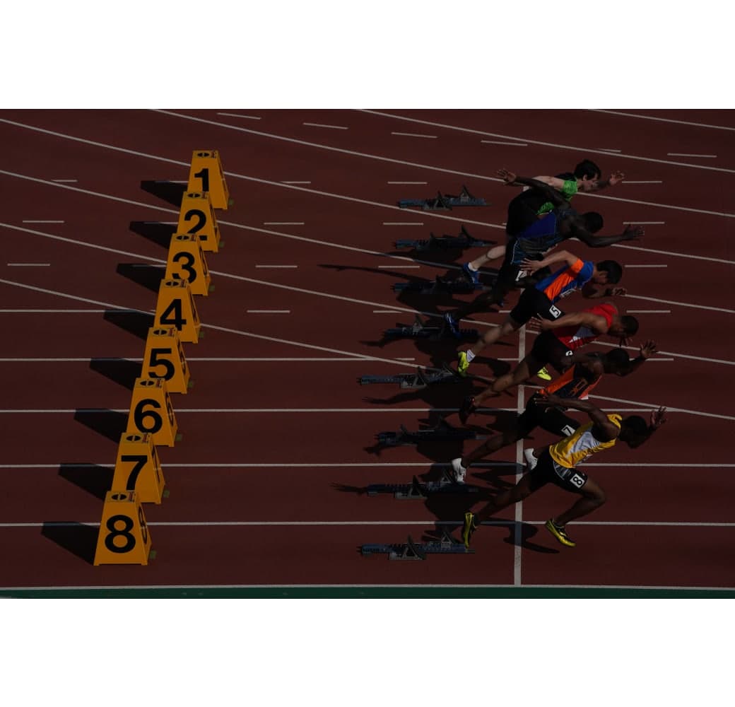 White Sony FE 100-400mm f/4.5-5.6 G-Master.4