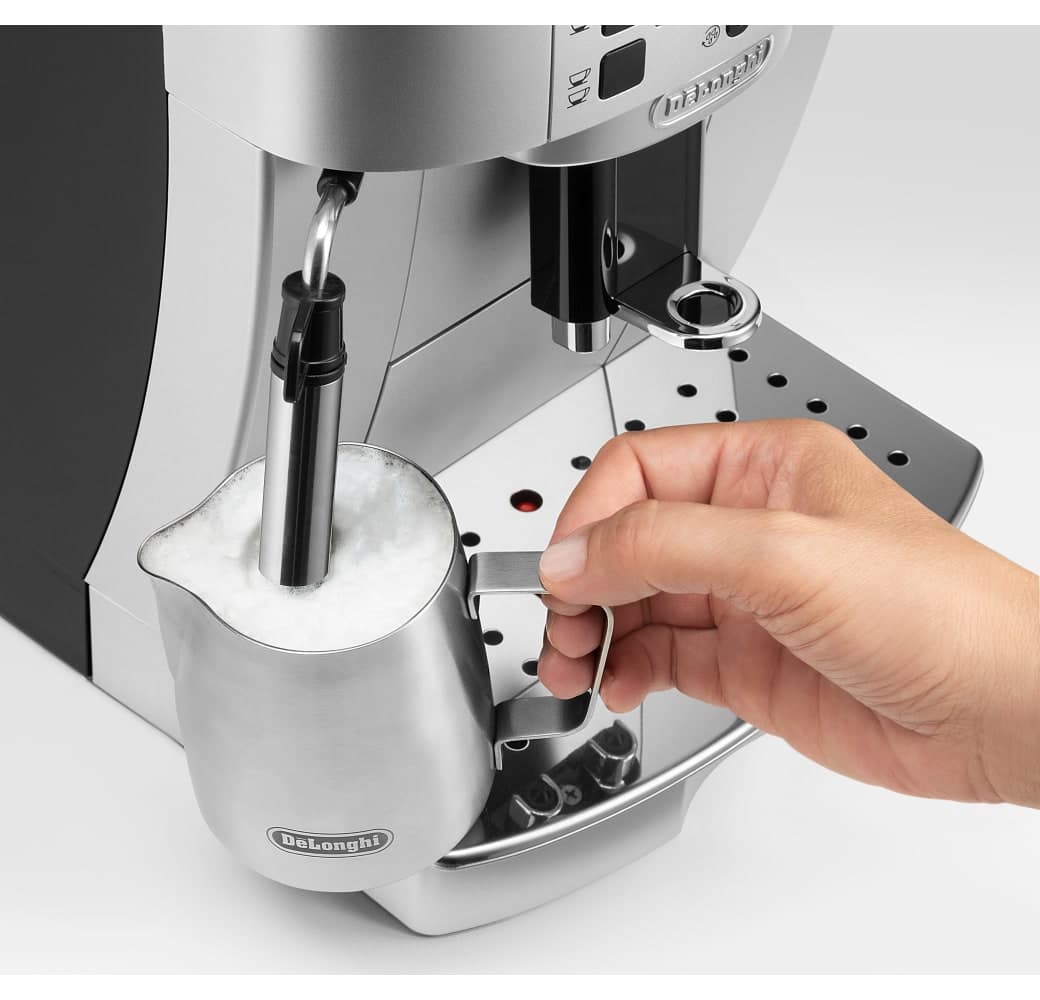 Silver De'Longhi Magnifica S ECAM 22.110.SB Coffee Machine.4