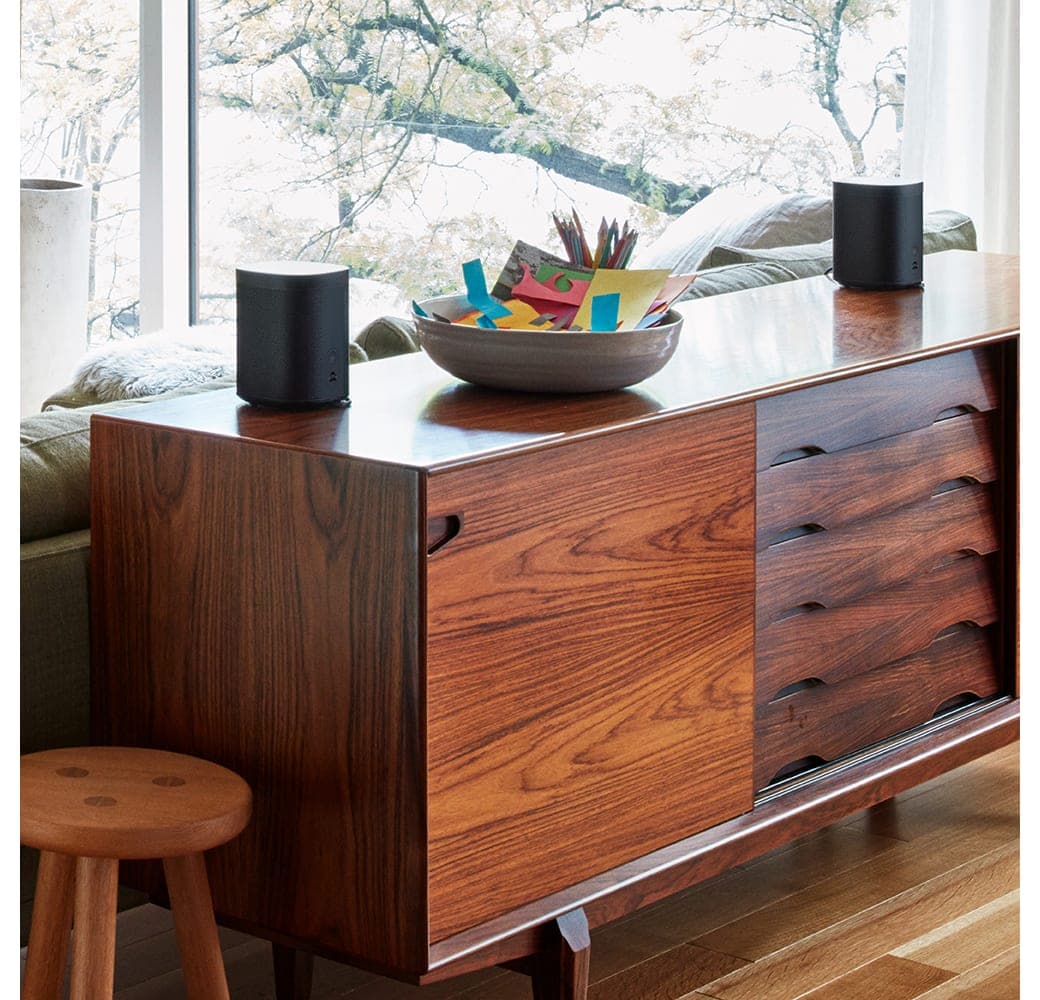 Black Sonos One Gen2.4