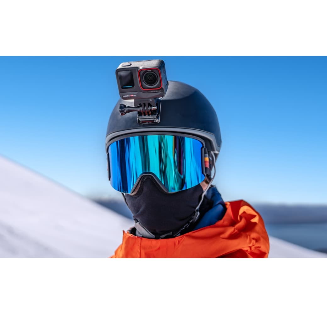 Black Insta360 Ace Pro.8