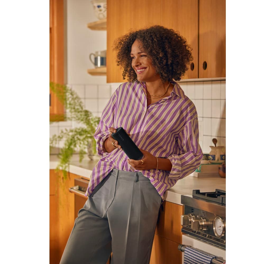 Schwarz Sonos Roam 2 Bluetooth-Lautsprecher.4