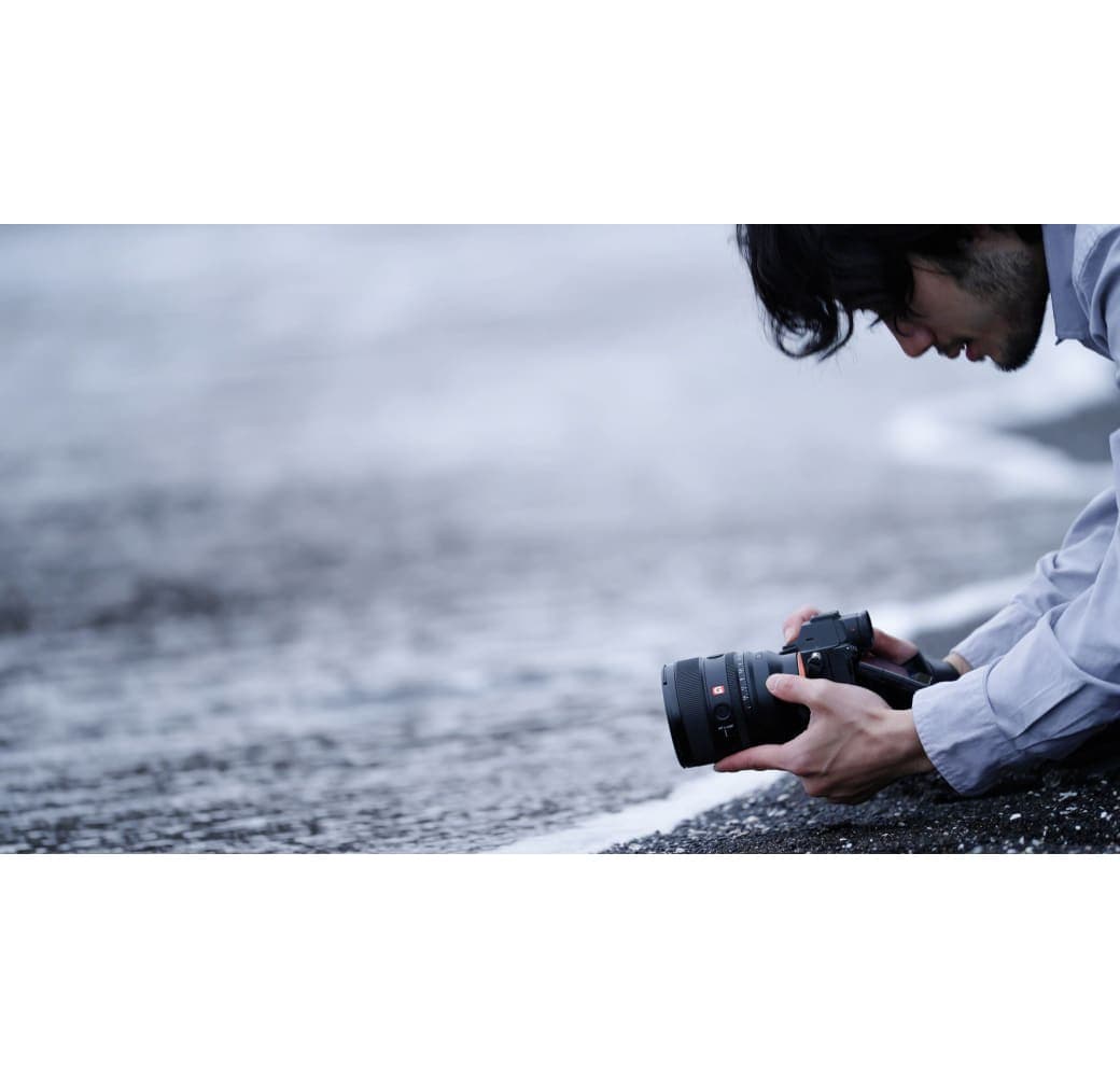 Black Sony FE 85mm F/1.4 GM II.9