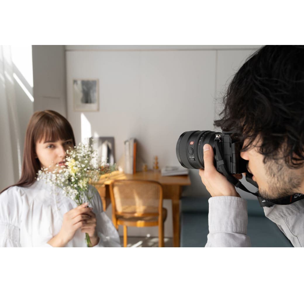 Black Sony FE 85mm F/1.4 GM II.13