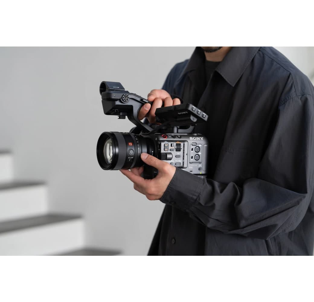 Black Sony FE 85mm F/1.4 GM II.17